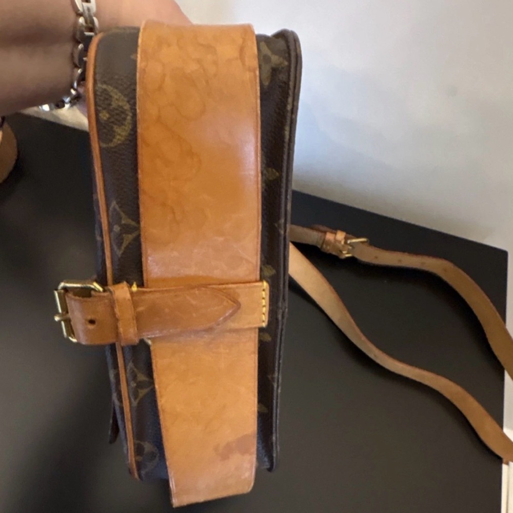 Louis Vuitton Monogram Canvas Crossbody with Tan Leather Trim - Picture 3 of 13